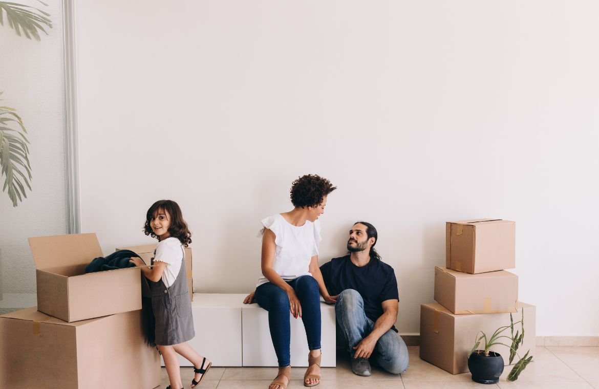 <strong>Na co zwrócić uwagę przy wyborze firmy przeprowadzkowej? – Kluczowe czynniki do rozważenia</strong>