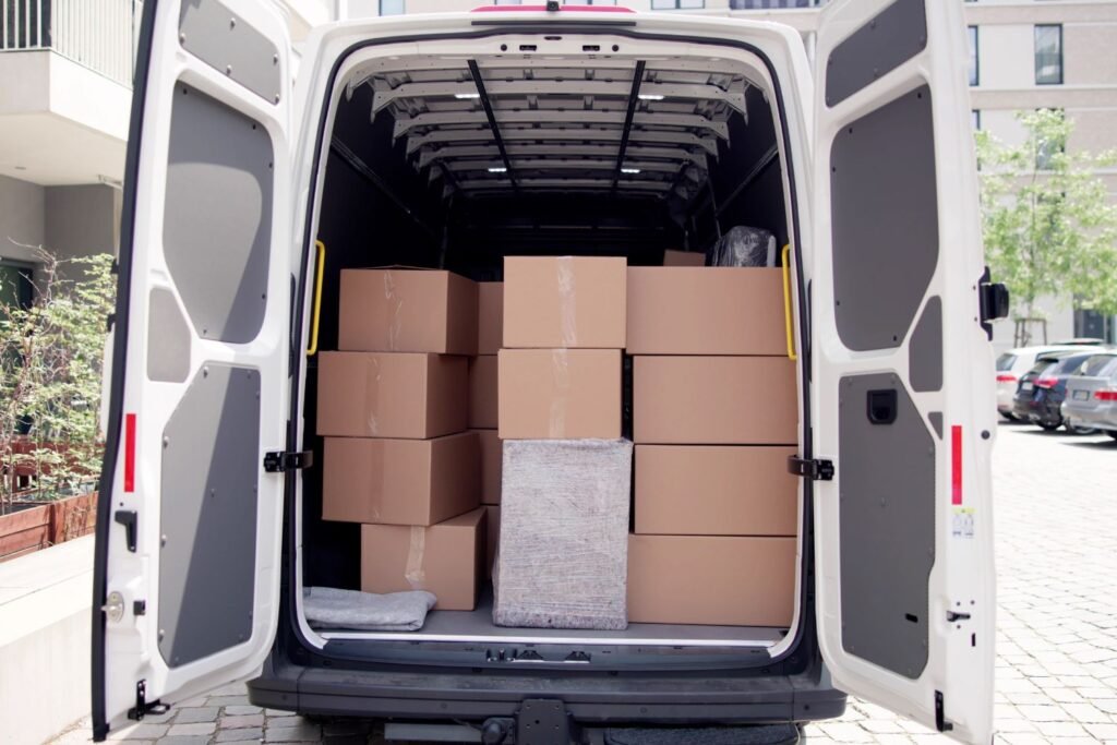 Przeprowadzki Warszawa Włochy - Kompleksowe usługi przeprowadzkowe HomeTrans