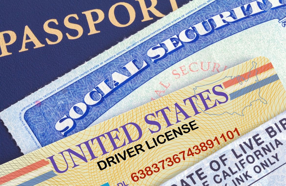 <strong>Dokumenty z danymi osobowymi – jak je spakować?</strong>