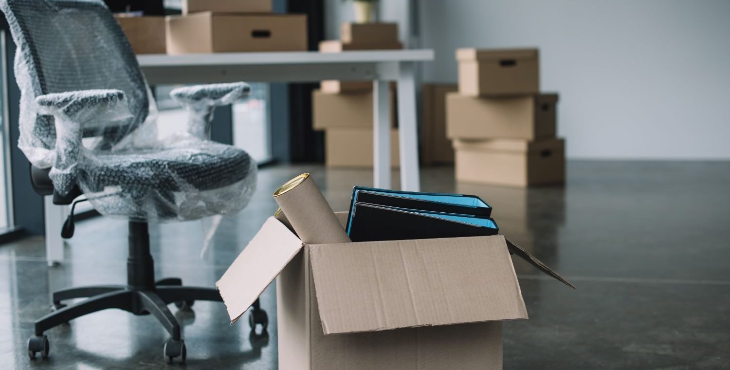 Przeprowadzka biura a ubezpieczenie mienia firmowego – Jak zadbać o pełną ochronę majątku?