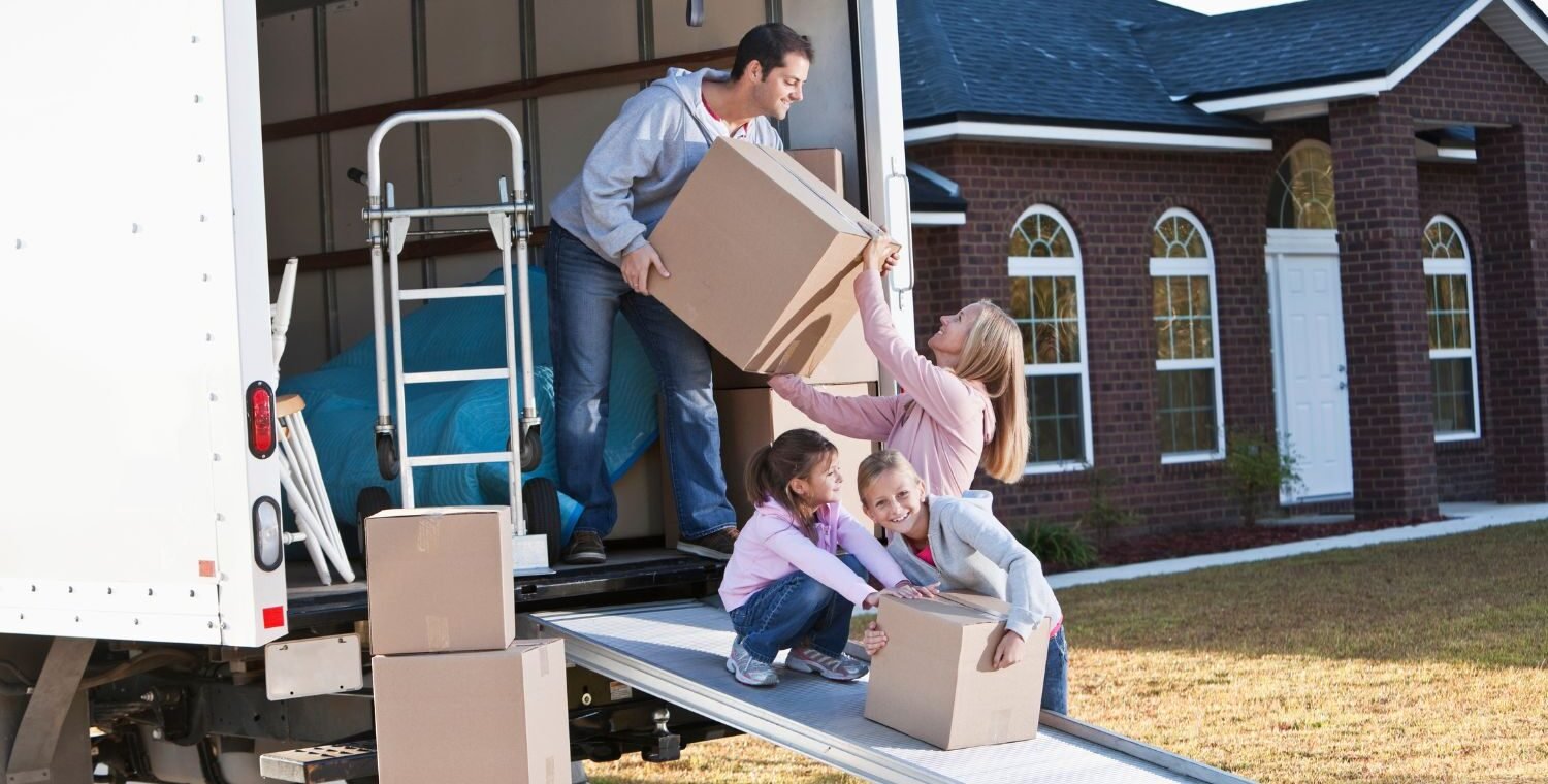 Jak zaplanować przeprowadzkę z domu jednorodzinnego? – Kompleksowy przewodnik krok po kroku