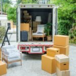 Jak przygotować mieszkanie na przyjazd ekipy przeprowadzkowej? Przewodnik krok po kroku i lista zadań