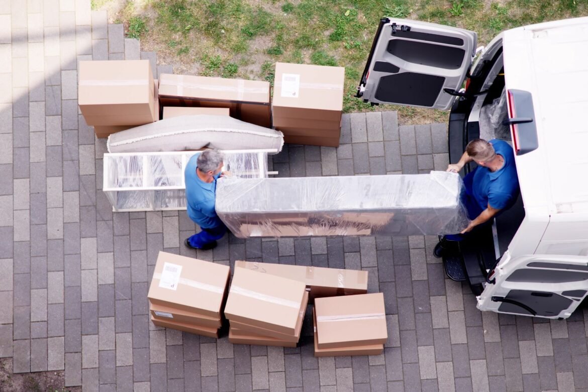 <strong>Ubezpieczenie przeprowadzki: co obejmuje OC przewoźnika, a kiedy warto dokupić Cargo/All Risks?</strong>